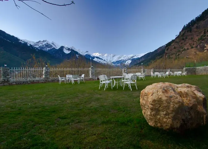 The White Stone Resort Manali 